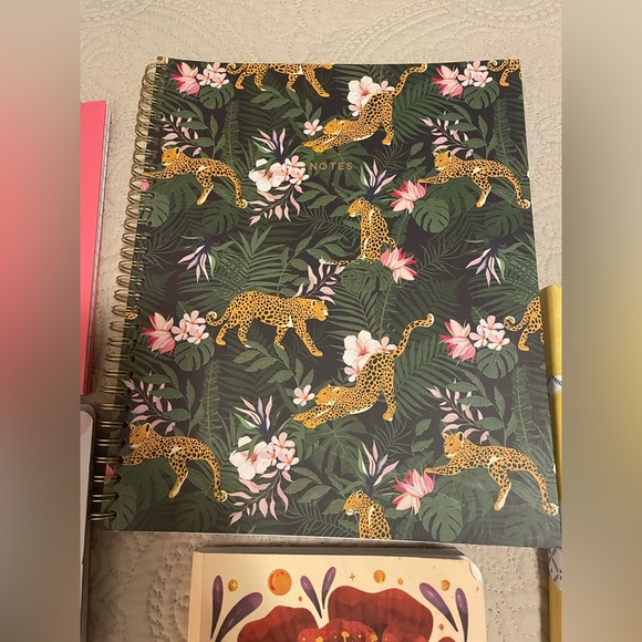 Bundle of 5 Notebooks - Picture 3 of 6